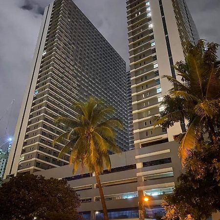 One Bedroom Condo Unit Fame Residences Manila Exterior foto