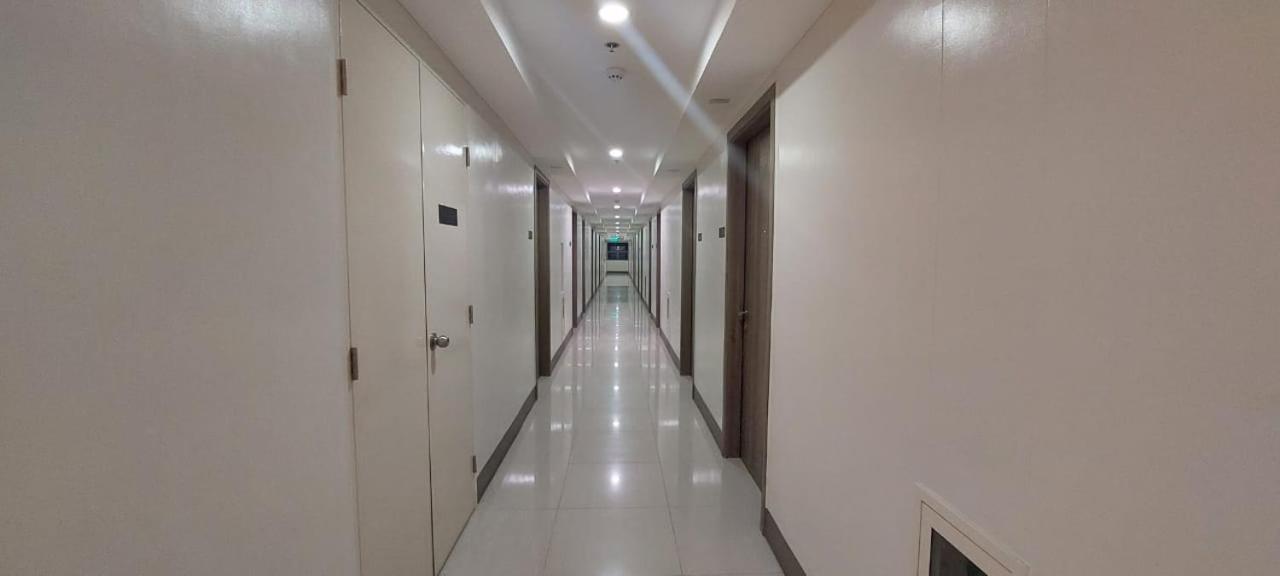 One Bedroom Condo Unit Fame Residences Manila Exterior foto
