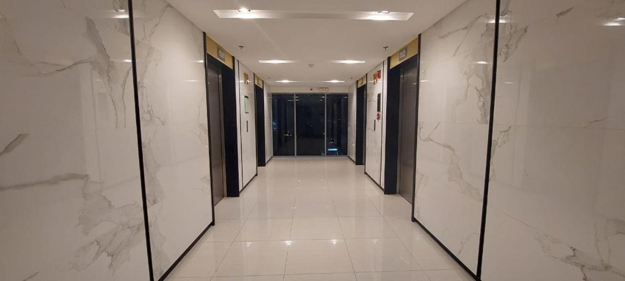 One Bedroom Condo Unit Fame Residences Manila Exterior foto
