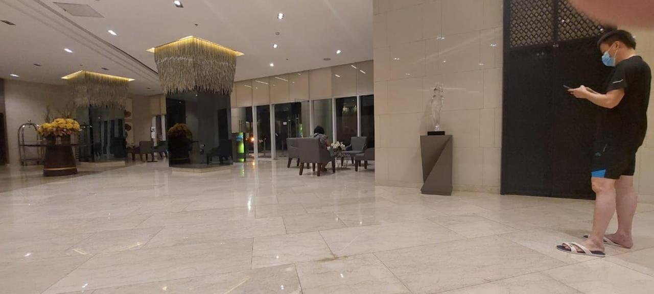 One Bedroom Condo Unit Fame Residences Manila Exterior foto