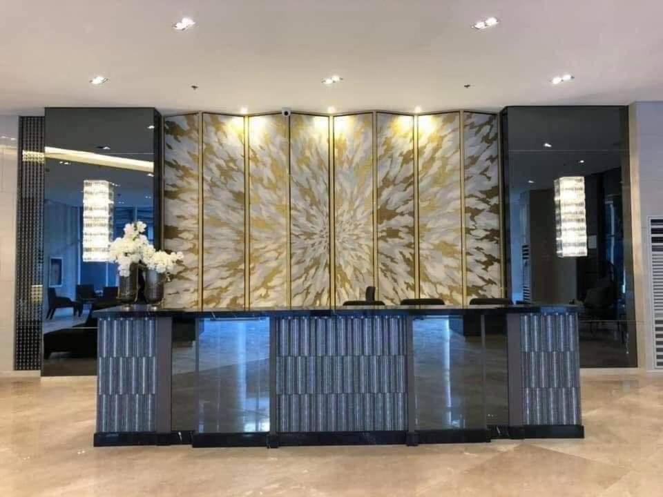 One Bedroom Condo Unit Fame Residences Manila Exterior foto