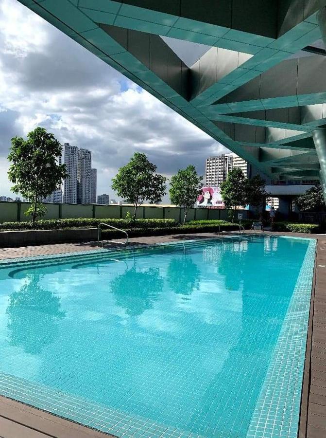 One Bedroom Condo Unit Fame Residences Manila Exterior foto