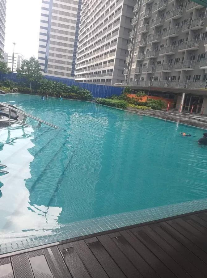 One Bedroom Condo Unit Fame Residences Manila Exterior foto